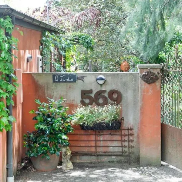 Saint Eloi le jardin, отель в городе Burradoo