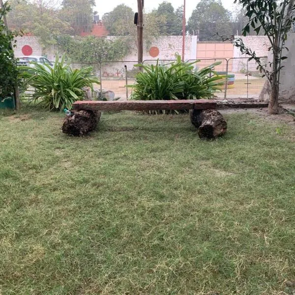 Nature Resort, hotel di Agra