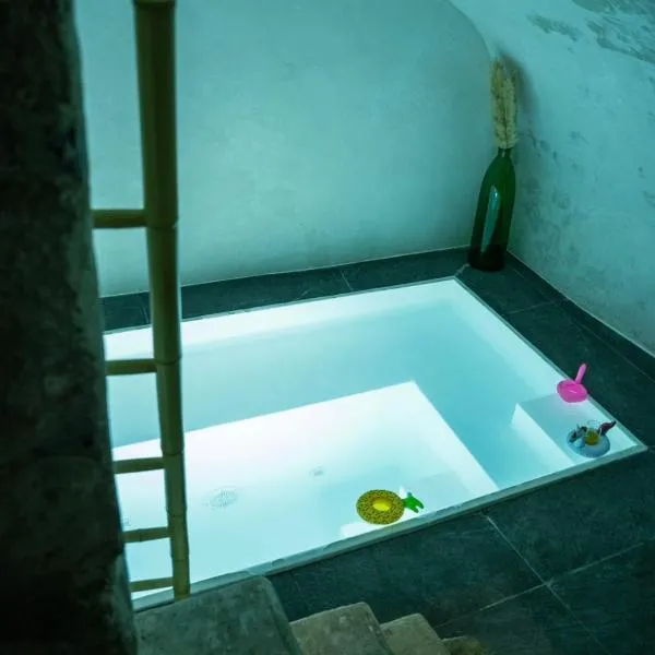 Piscine chauffée, Rouen centre, Maison atypique, Hotel in Rouen