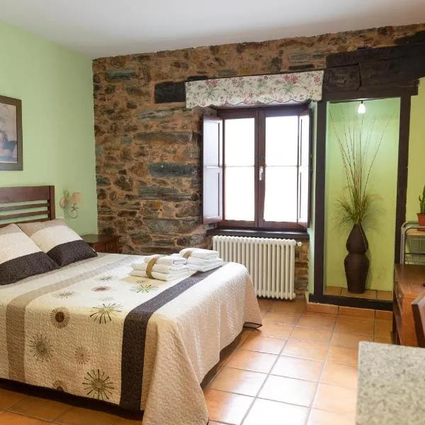 Apartamentos Turisticos A Estacion, hotel A Pontenovában