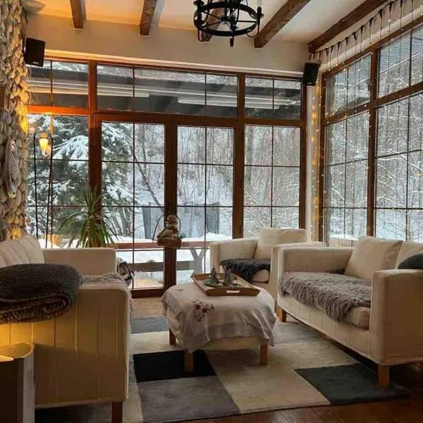 Snow White Chalet, hotel v destinaci Brezovicë