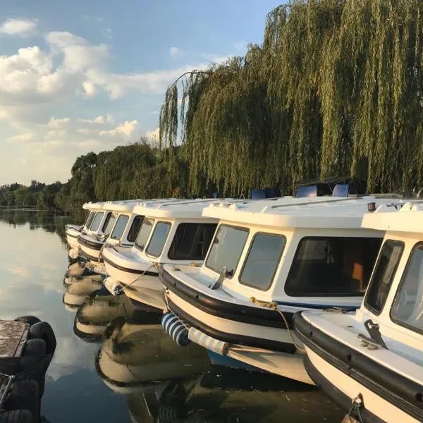 Old Willow Houseboats, hotel in Sasolburg