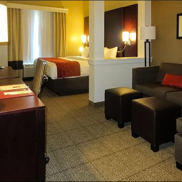 Comfort Suites-Youngstown North, hotell sihtkohas West Middlesex
