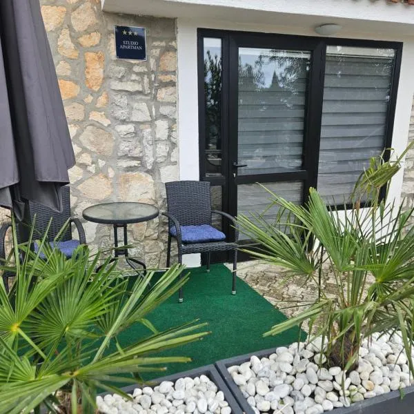 Villa DTS3 – hotel w mieście Kaštel