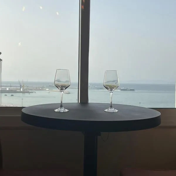 La vue, hotel v destinaci Charf