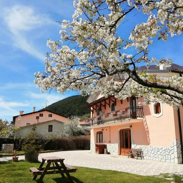 Da Nonna Li Rooms and Breakfast, hotel in Villetta Barrea