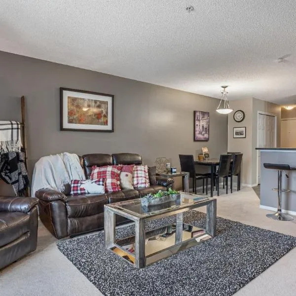 Cozy Mountain I Hot Tub & Pool I Close 2 Lake I TV, hotel in Invermere