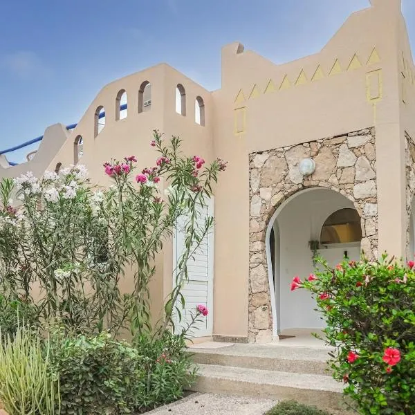 Ocean Breeze 2BR Escape Walk to the Waves, hotel v destinaci Tamelalt