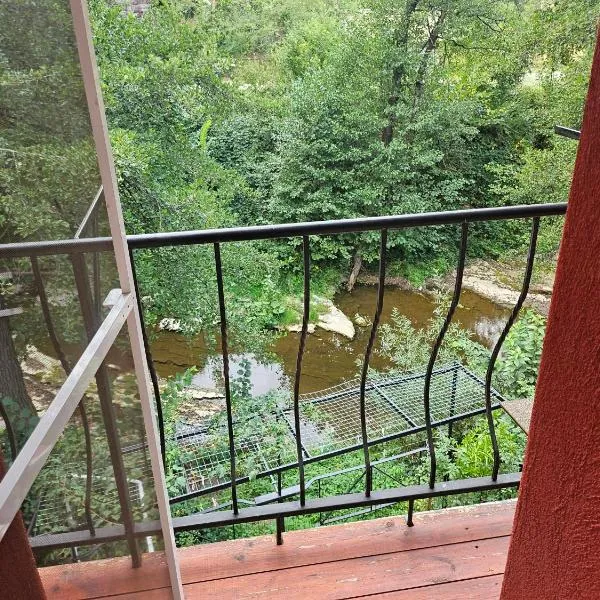 Стаи до реката, hotel in Bangeytsi