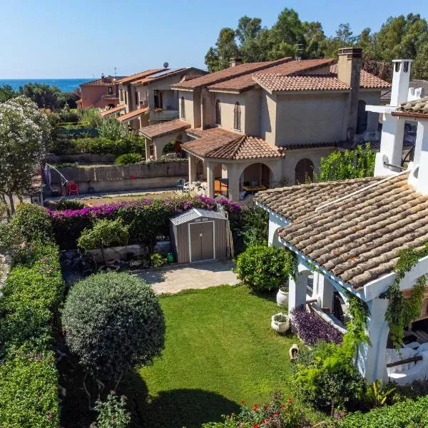 Luxury Villa Letizia - 100m to Beach, Sea View Terraces & Green Solar Energy, hotel in Quartu SantʼElena