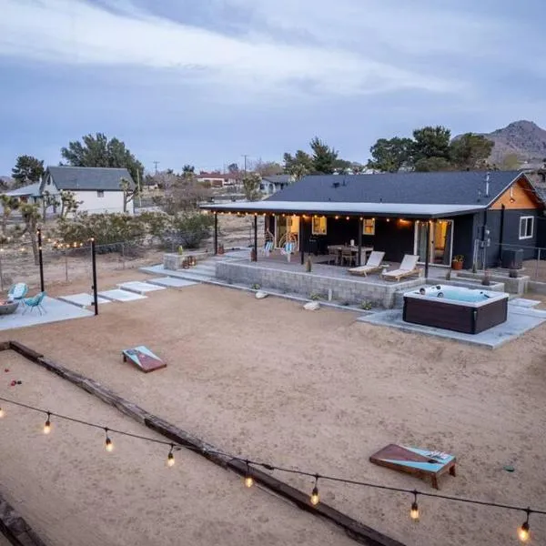 Soul Shine - Gorgeous Views - Modern - NEW, hotel in Joshua Tree