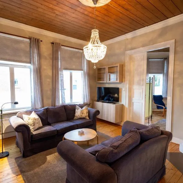 Large, quiet and centrally located apartment, hotel in Fredrikstad