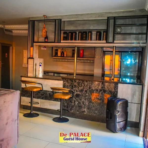 De Palace Guest House, hotel v destinaci Morula Sun