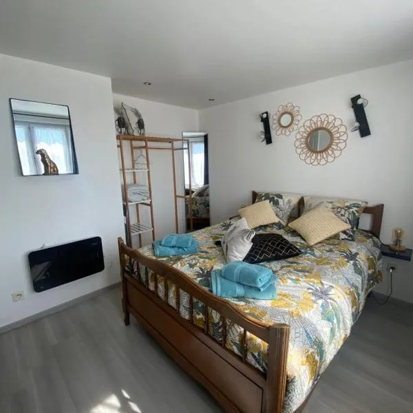 Chambre safari individuelle avec partie commune A 6min de l A26 et 15 min de stOmer, lumbres et aire sur la lys, hotel v destinaci Ecques