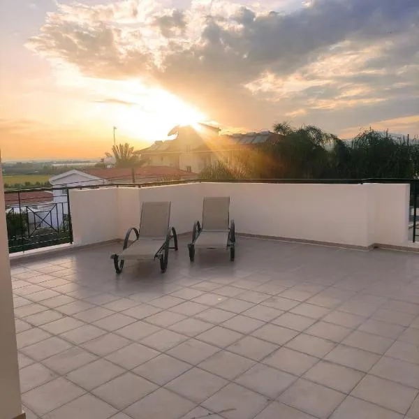 Kiti 2 bedroom Penthouse, hotel en Kiti