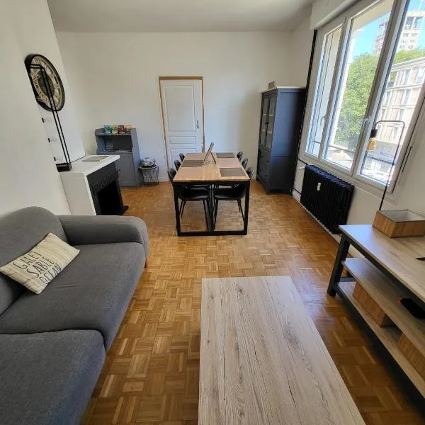 Appartement…LH center / 6 pers. parking privé, hotel v destinácii Le Havre