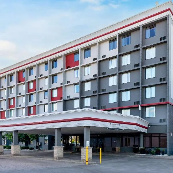 Best Western Plus Toronto Airport Hotel, khách sạn ở Mississauga
