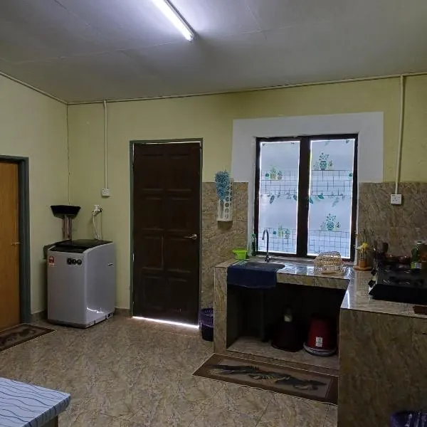 SeaView Homestay, hotel in Kampong Ru Sepuloh