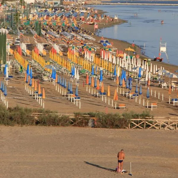 Residence Carmen, hotel in Falconara Marittima