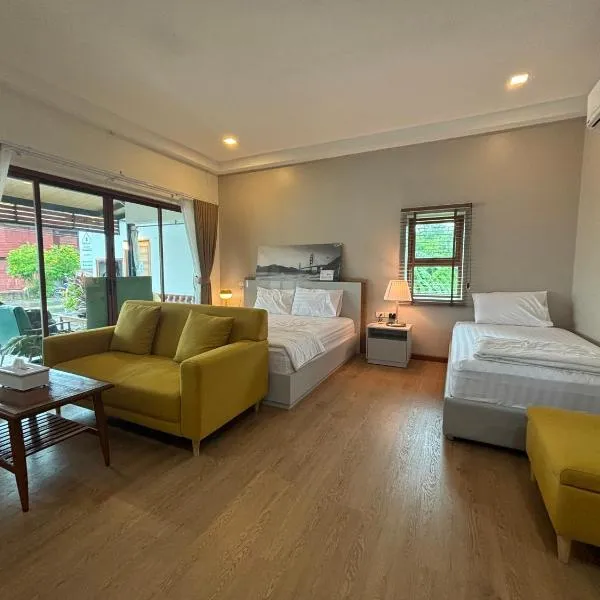 บ้านริมน้ำ โฮมสเตย์ ปราจีนบุรี, hotel v destinaci Ban Khlong Yai Tho