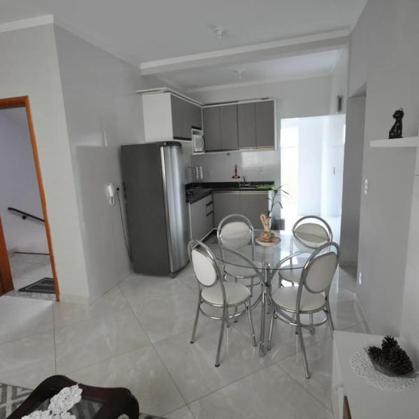 Apto com 3 quartos,1 vaga garagem e quintal