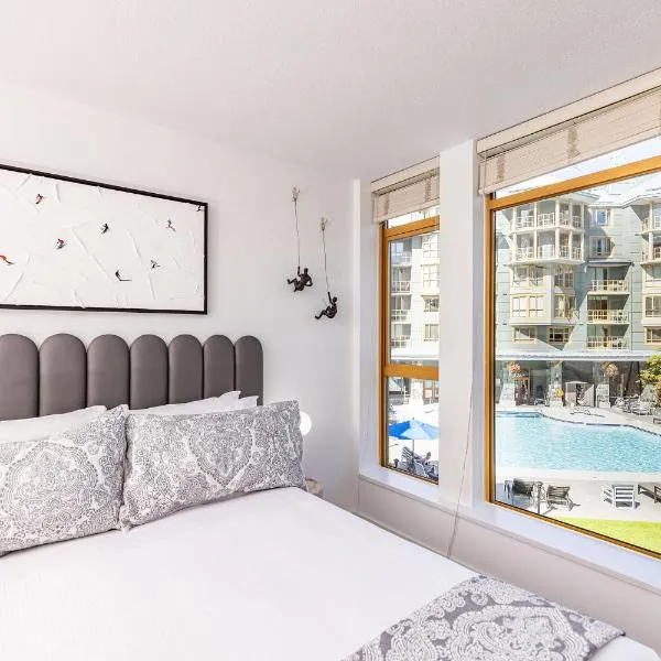 Cascade Lodge Premium Suite, with Pool & Hot Tub, hotel v destinaci Whistler