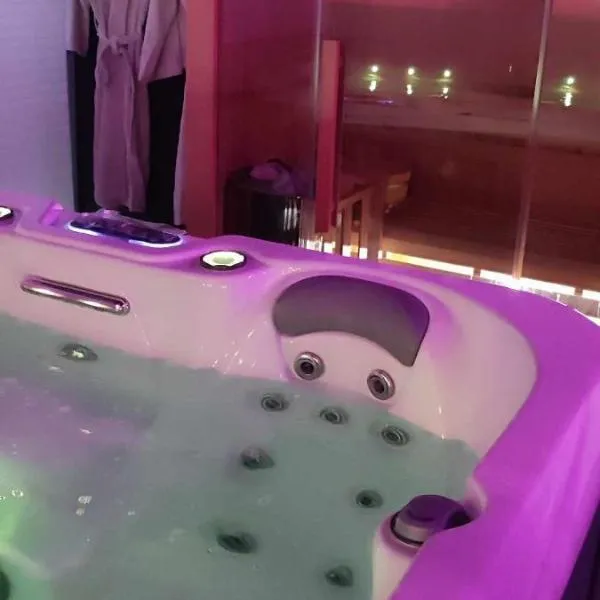 AVEC TOI suite spa, hotel v destinaci Barlin