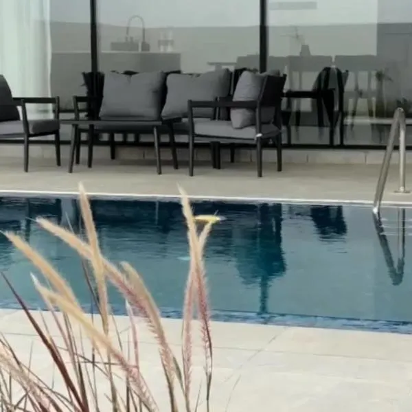 Black Swan Villa, hotel v destinaci Al Ḩadd