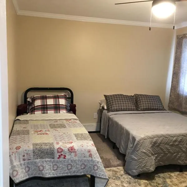 Cozy Nesting, hotel in Bay Shore