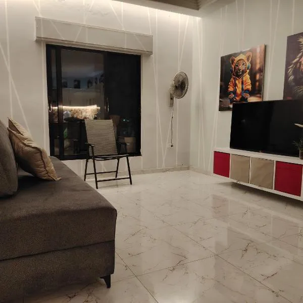 Abu alzoz home سكن مشترك, hotel v destinaci Amman