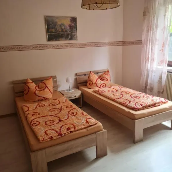 Kleine Wohnung am Radweg, hotel v destinaci Witzenhausen