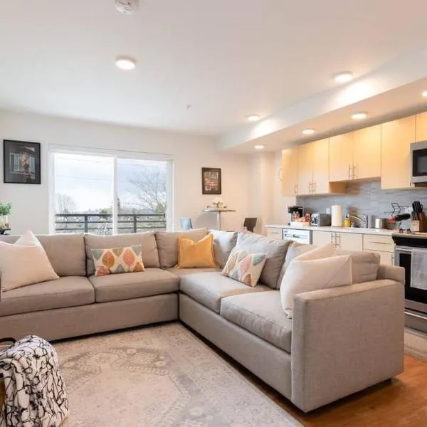 Stunning Capitol Hill 1BD Condo, khách sạn ở Seattle