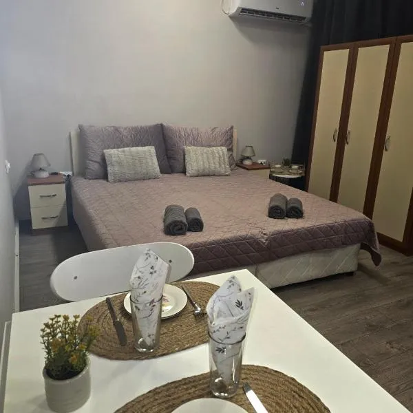 Студио Ива 2, hotel in Sliven