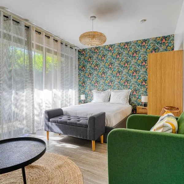 Superbe studio avec terrasse, hotel em Brunoy
