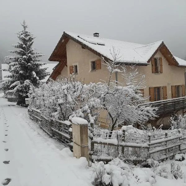 Gîte du ruisseau, hotel em Les Adrets