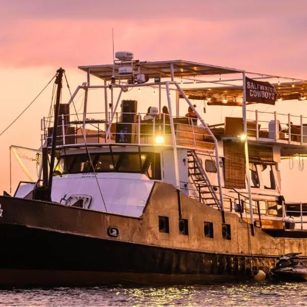 Floating Hotel SALTWATER COWBOYS, khách sạn ở Kuta