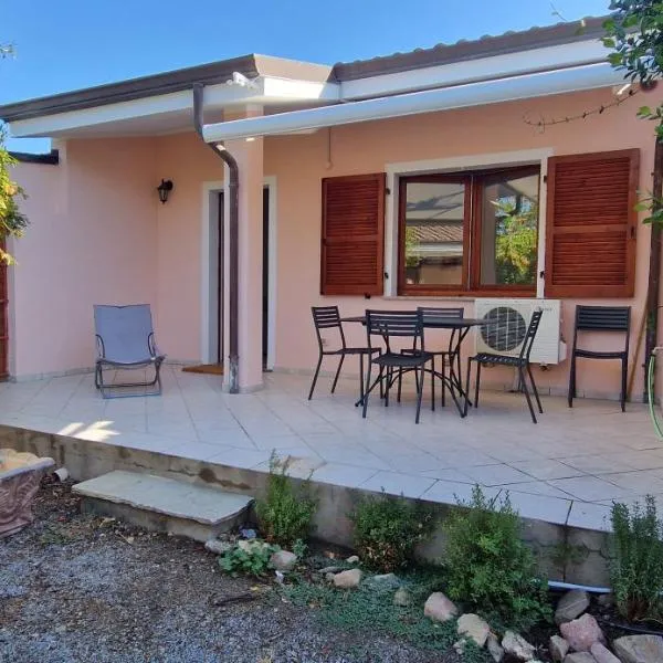 Casa vacanza Mamaioa, hotel en SantʼAnna Arresi