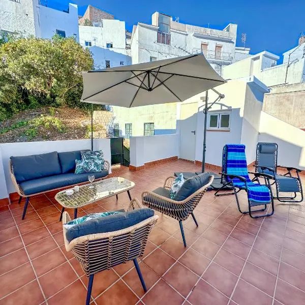 Casa Carmen Terraza y patio privado en Salobreña, hotel v destinácii Salobreña