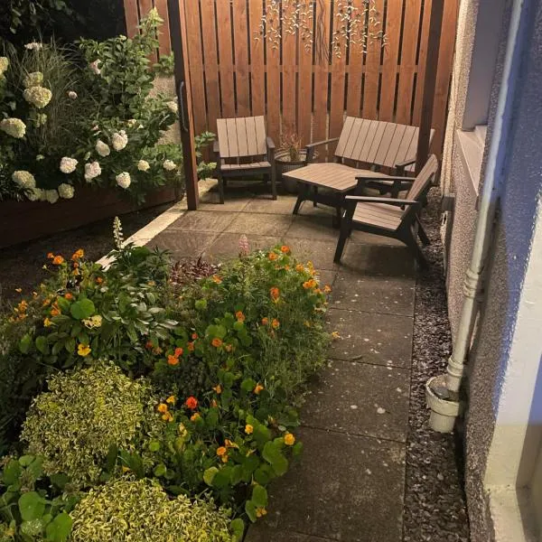 The Mews 2 bedroom with private parking, hotel v destinaci Oban