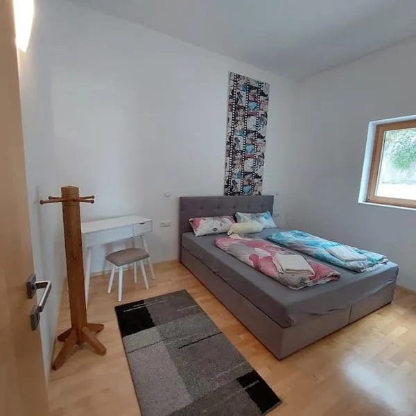 In den Bergen, hotel v destinaci Übersaxen