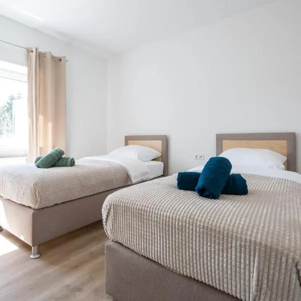 Luxury Zweibrücken Workers Rooms 1, hotel in Zweibrücken