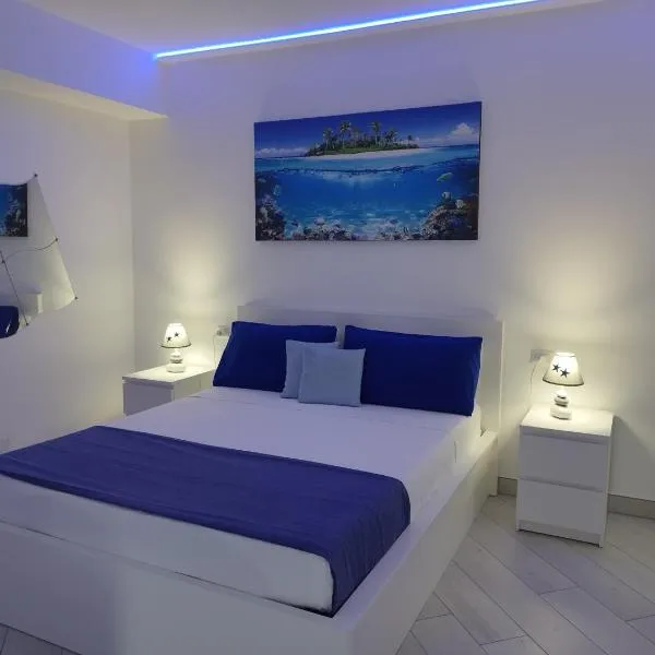 SoleMare Rooms "Acquamarina", hotel em Procida