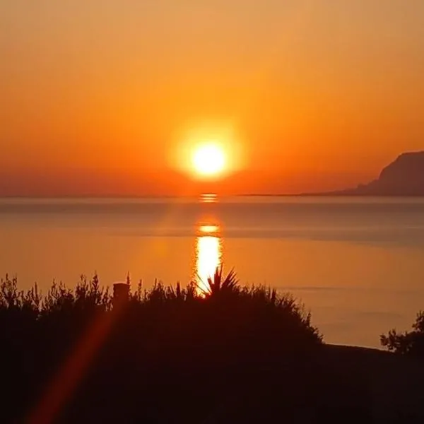 Where The Sun Rises, hotel u gradu 'Scopello'