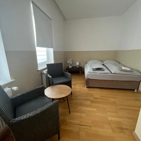 Zimmer für 2 Personen-Bad-Kühlschrank-TV-11, hotel v destinaci Meine