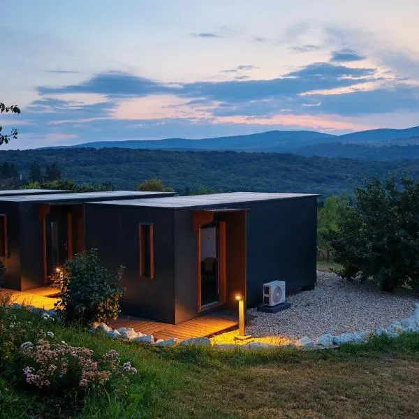 Casa Slarku - Luxury Container Houses, hotel di Miskolc