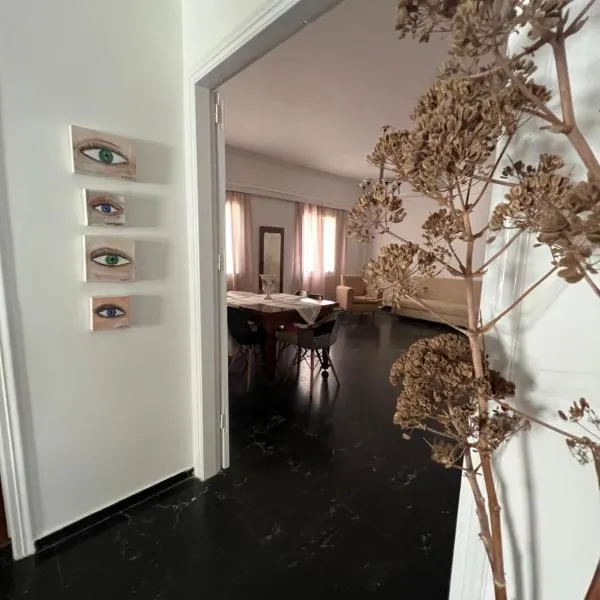 garlichome, hotel in Órmos