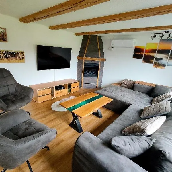 Chalet Wahida- Wellness Oase im Neckertal!, hotel v destinaci Sankt Peterzell