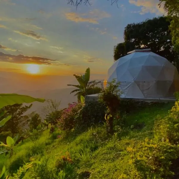 Andino Glamping, hotel in La Peña