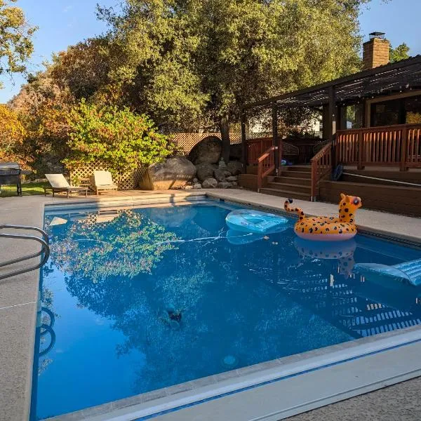 Sequoia Zen River House, hotel em Three Rivers