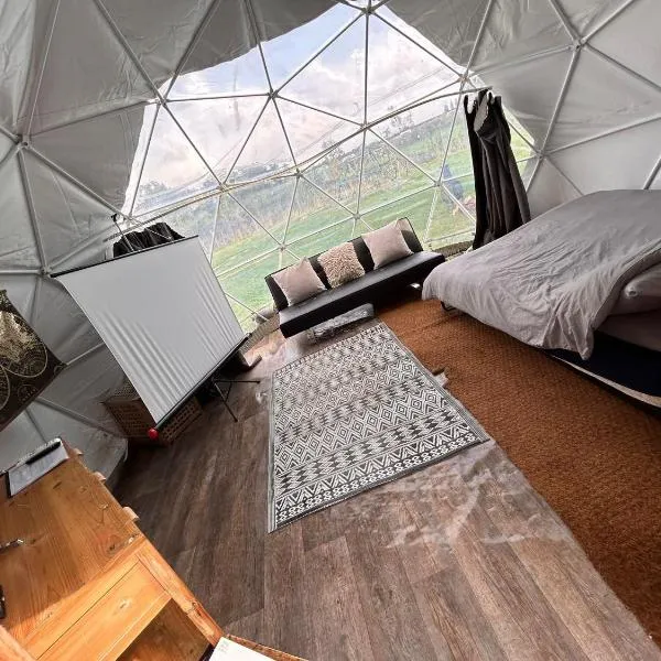 Secret Heated Dome, Hot Tub,Firepit Projector in Lincoln, hotel in Lincoln